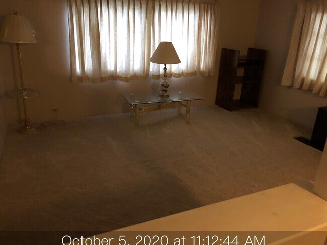 Building Photo - 204 Camellia Dr