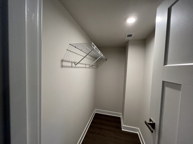 Building Photo - 4806 Spruce Rd