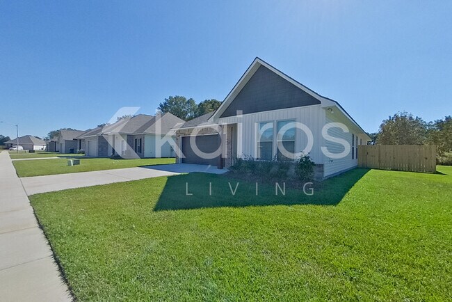 Foto del edificio - 100 Hendrix Rd