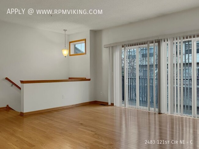 Foto del edificio - 2br 2.5ba 1cg ~ Security Deposit Free Alte...