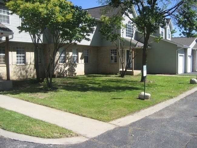 Building Photo - 311 Village Creek Dr