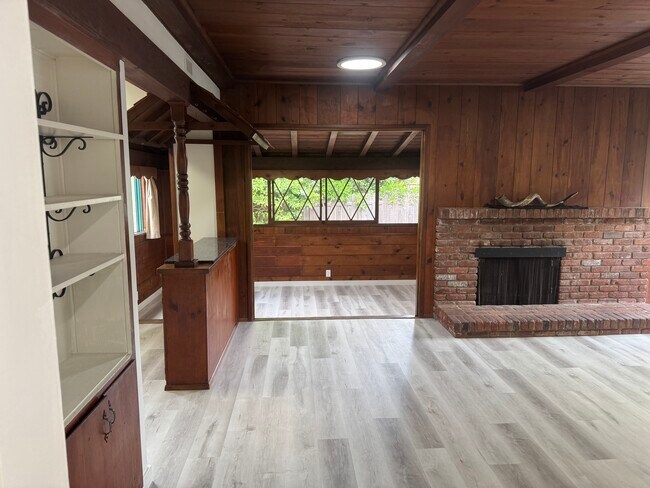 Foto del edificio - 6348 Provence Rd