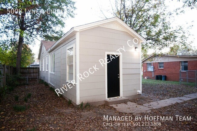 Building Photo - 5008 Lynch Dr