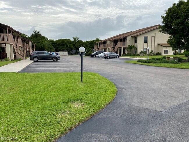 Foto del edificio - 13118 Feather Sound Dr