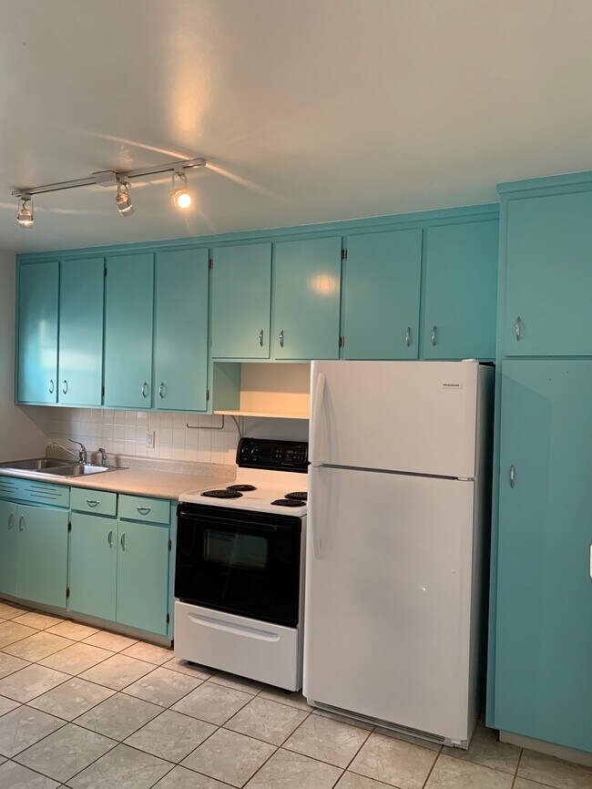 Cocina - 3003 Worthington Ave
