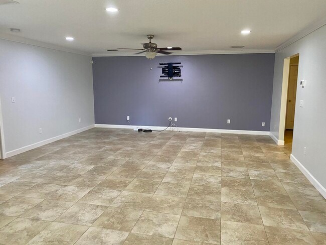 Building Photo - 104 Green Dr