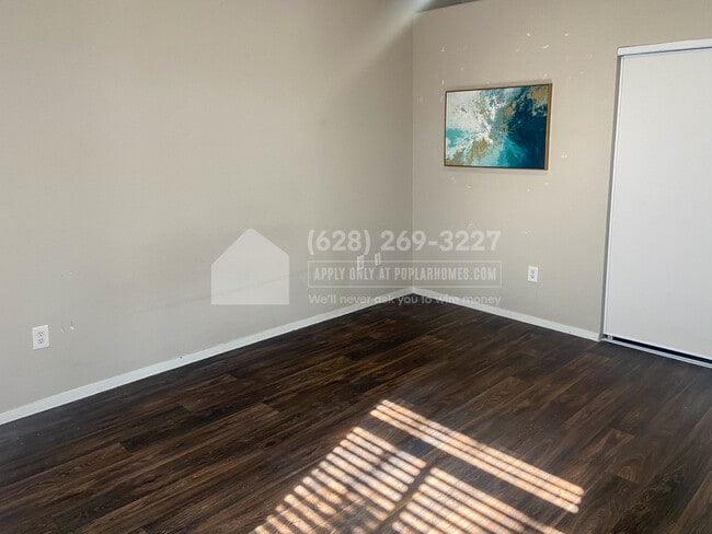 Building Photo - 5415 W Harmon Ave