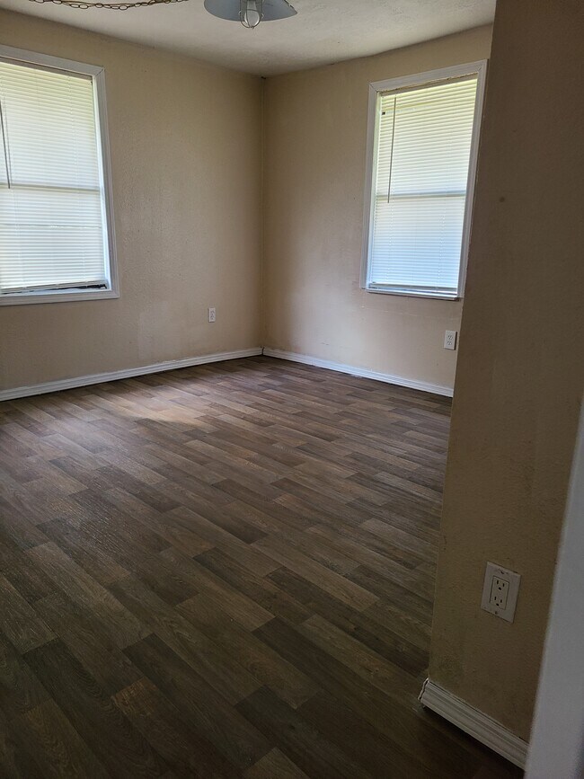 Foto del edificio - 5318 Dianthus St