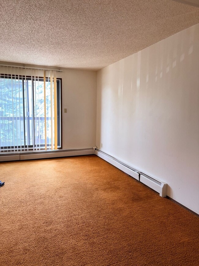 Building Photo - 1 Bed 1 Bath Unit in Rocky Mountain House, AB