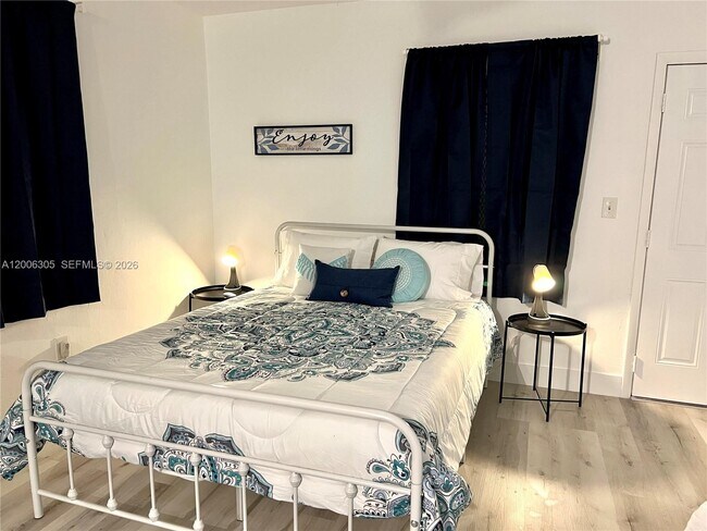 Foto del edificio - 825 Euclid Ave