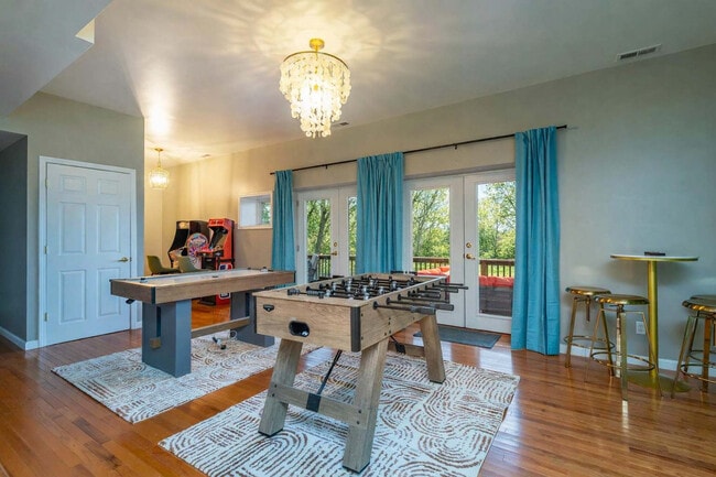 Building Photo - 16 Skyview Ct