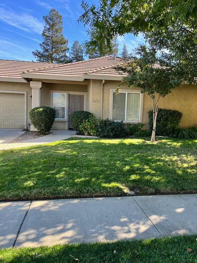 Primary Photo - 1652 Cherrywood Way