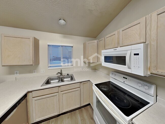 Foto del edificio - 3259 S Calkary Cir