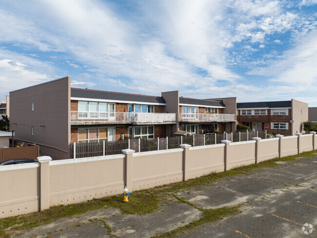 Building Photo - Towne House at Lido Beach