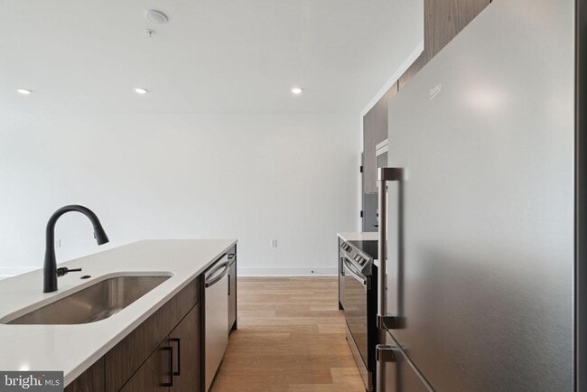 Foto del edificio - 1419 W Grange Ave