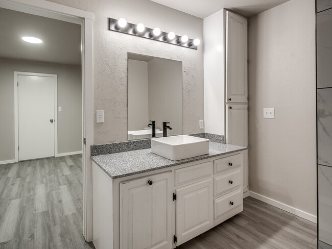 Foto del edificio - 12136 Thorn Ridge Rd