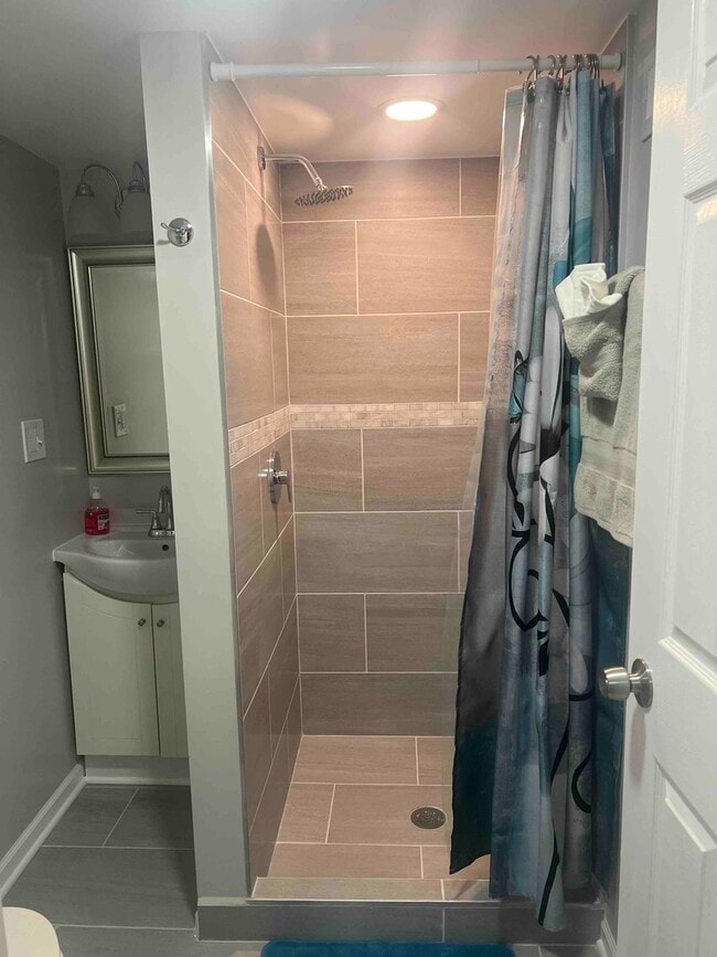 Building Photo - 10434 S Wentworth Ave