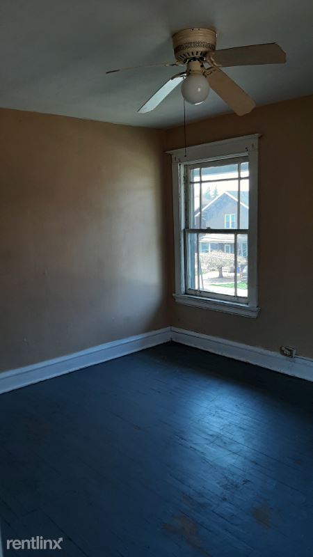 Building Photo - 2 br, 1.5 bath Townhome - 337 Shenango Blvd