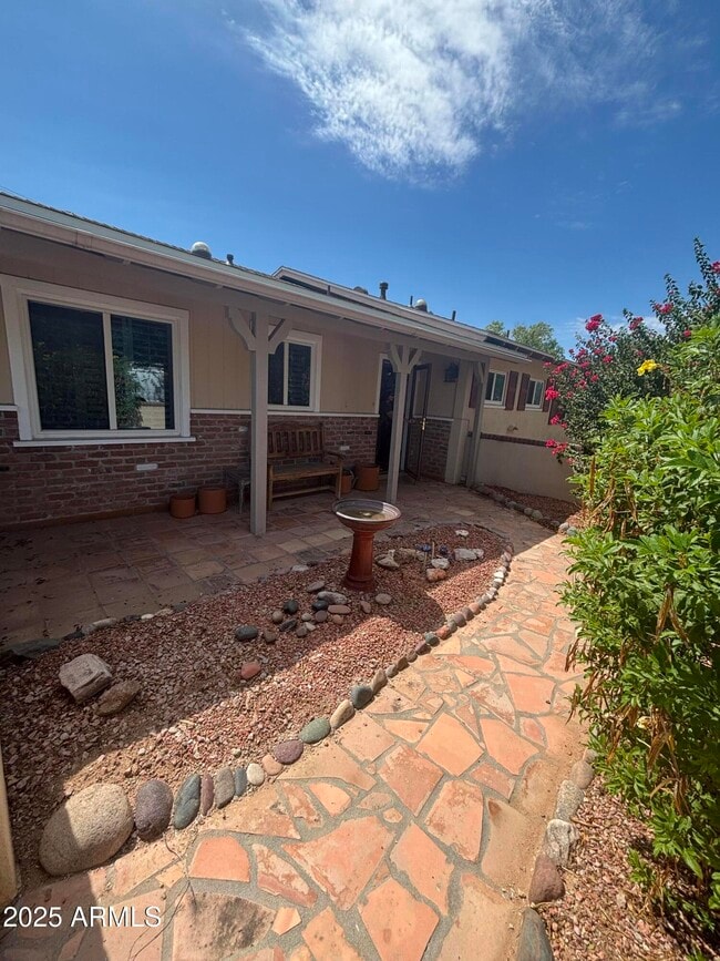 Building Photo - 6923 E Rancho Vista Dr