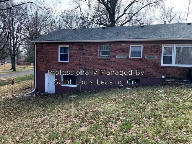 Building Photo - 2417 Fair Acres Rd