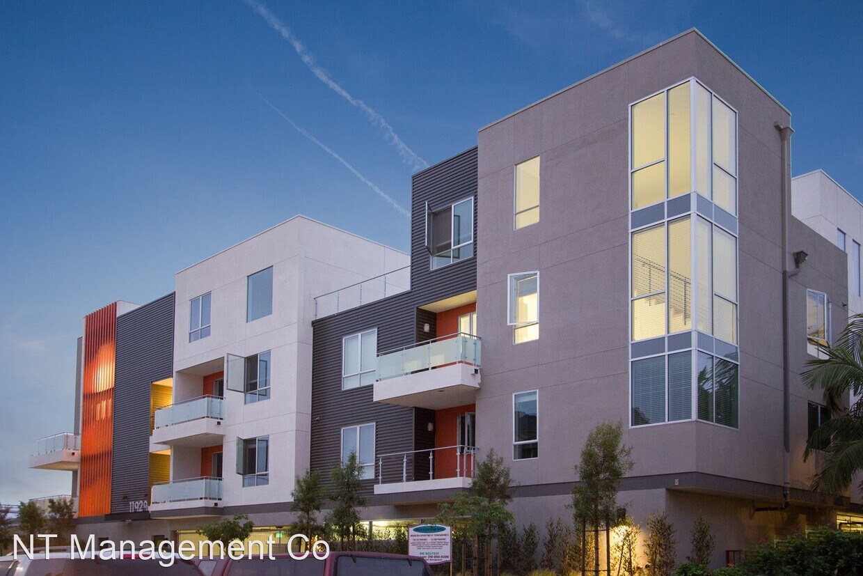 Primary Photo - 3 br, 2 bath Apartment - 11929 Courtleigh ...