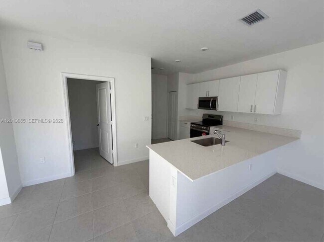 Building Photo - 4957 Oakmont Dr