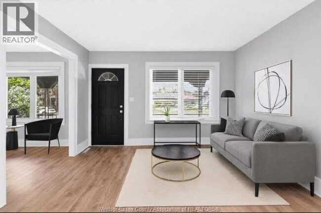 Building Photo - 1665 PARENT MAIN FLOOR