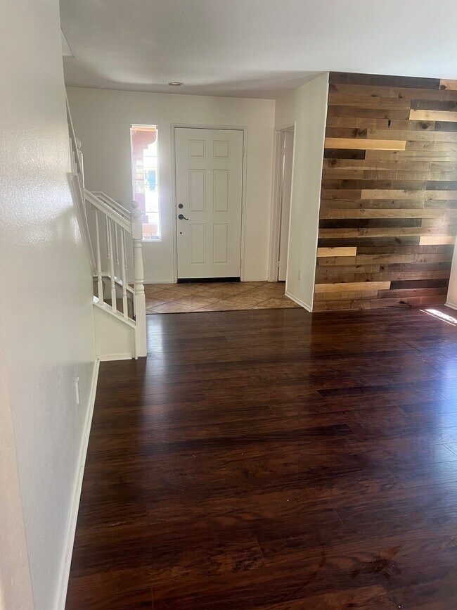 Foto del edificio - 31235 Hidden Lake Rd