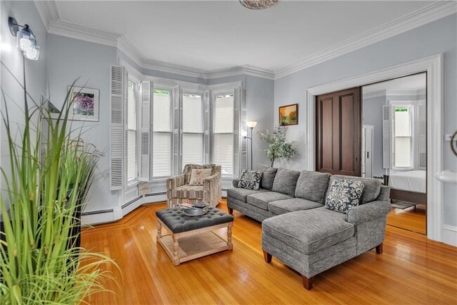 Foto del edificio - 585 Plainfield St