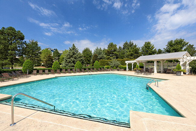 Two Resort-Style Pools and Sundeck with Wi-Fi - Bexley Steelecroft