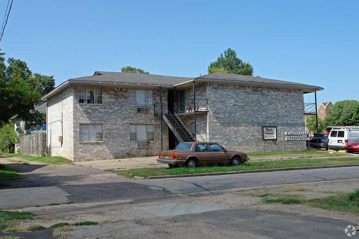 Foto del edificio - 16th Street Apartments