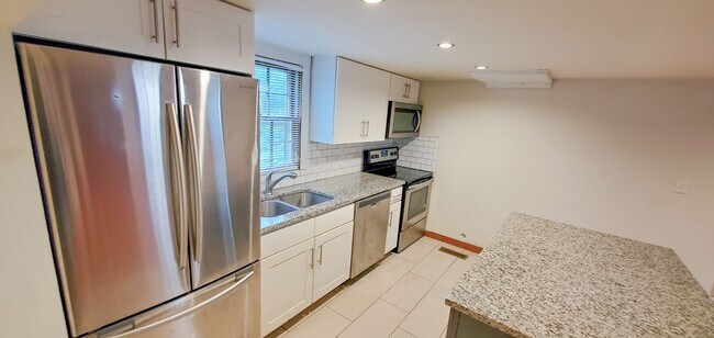 Foto del edificio - 243-243.5 Hall St