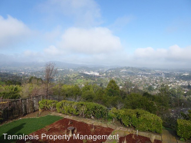 Building Photo - 4 br, 3 bath House - 44 Ridgewood Drive