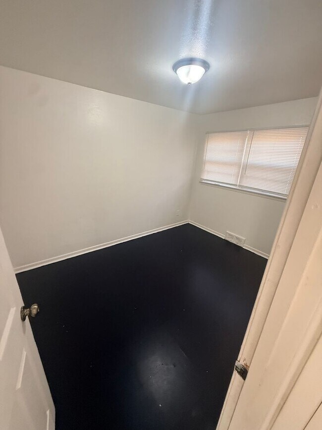 Foto del edificio - Charming 3 Bedroom 1 Bath Rent Ready!!!