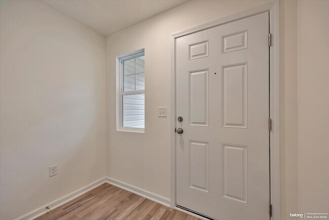 Foto del edificio - 45081 Red Brick Dr