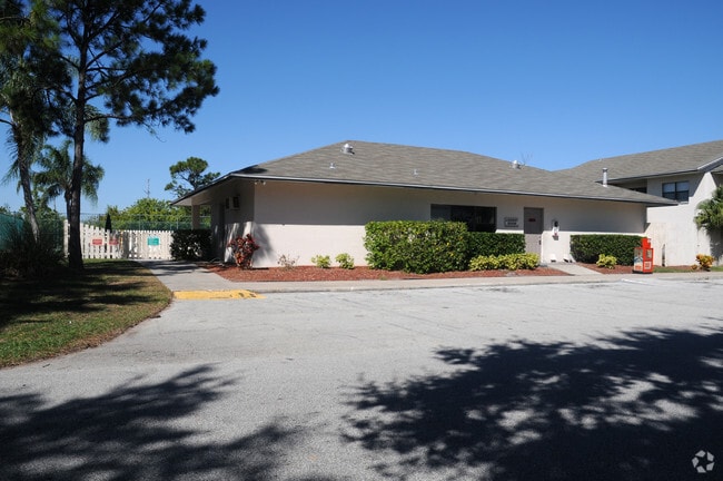 Building Photo - The Park at Topaz Tuscana