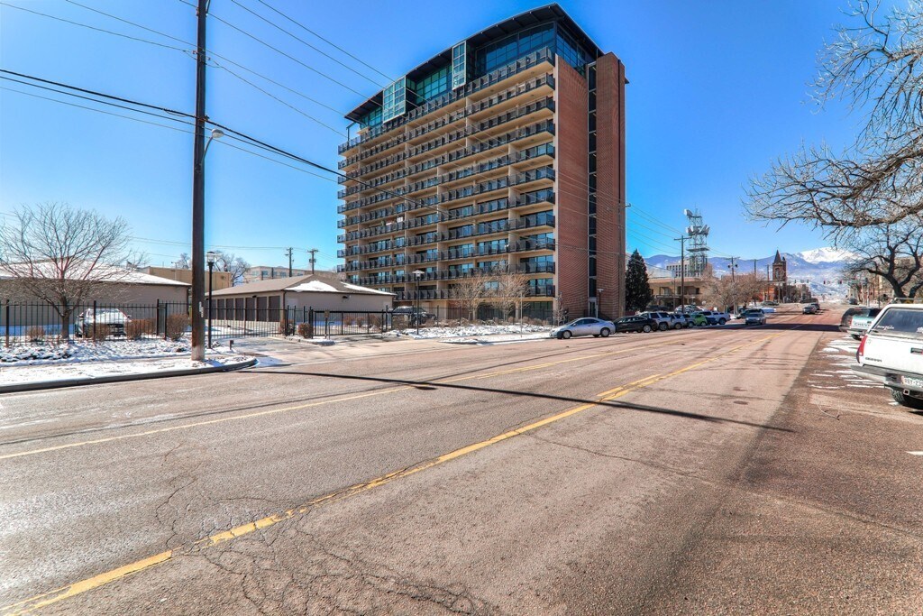 Fully Furnished Penthouse in Citywalk Downtown. Short term okay - Fully Furnished Penthouse in Citywalk Down...