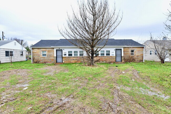 Building Photo - 2232 Admiral Dr