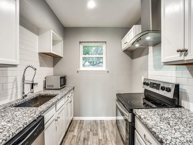 Foto del edificio - 3810 Inwood Rd