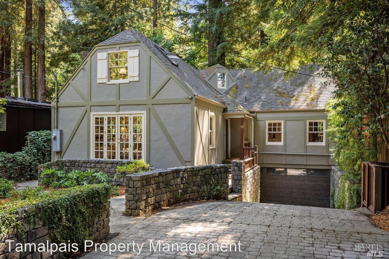 Primary Photo - 4 br, 2 bath House - 167 Madrone Ave