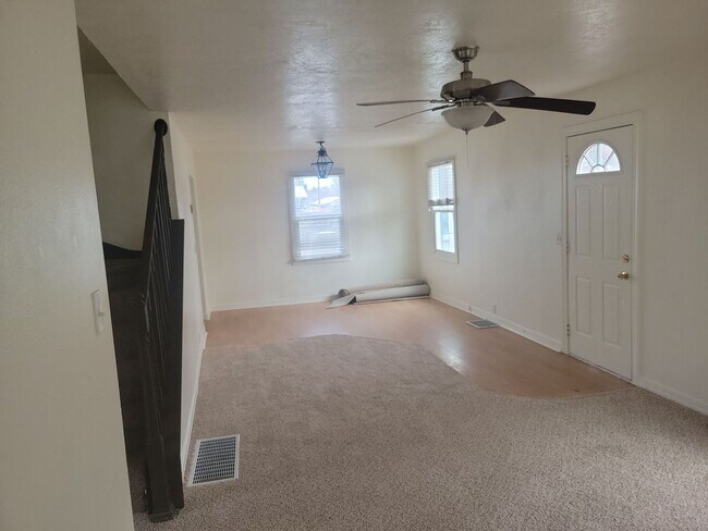 Foto del edificio - 3 bed, 2 bath house for rent in Shoshone, ID