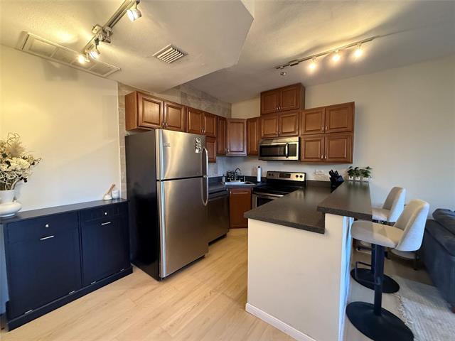 Foto del edificio - 5757 E University Blvd