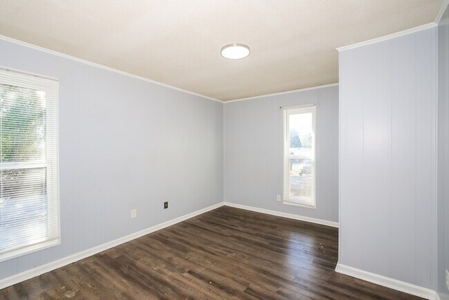 Foto del edificio - 3714 Fairington Dr