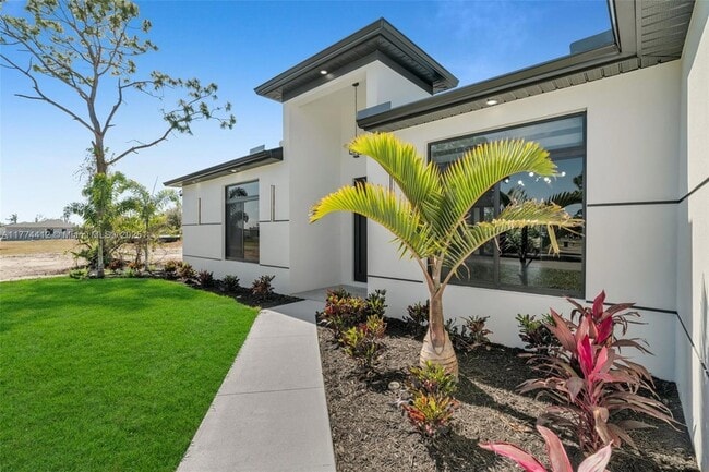 Building Photo - 3600 NE 9th Pl