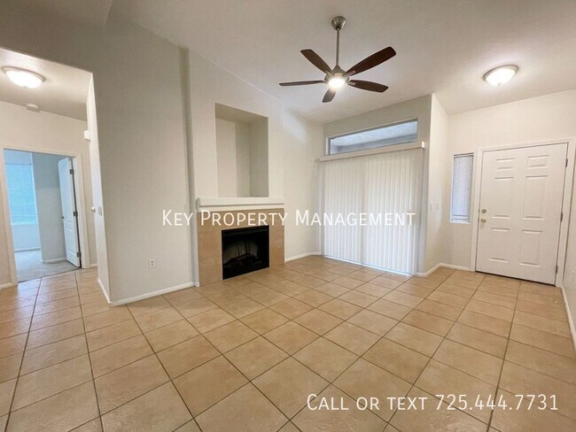 Foto del edificio - SPACIOUS 3 BEDROOM CONDO IN GATED NW COMMU...