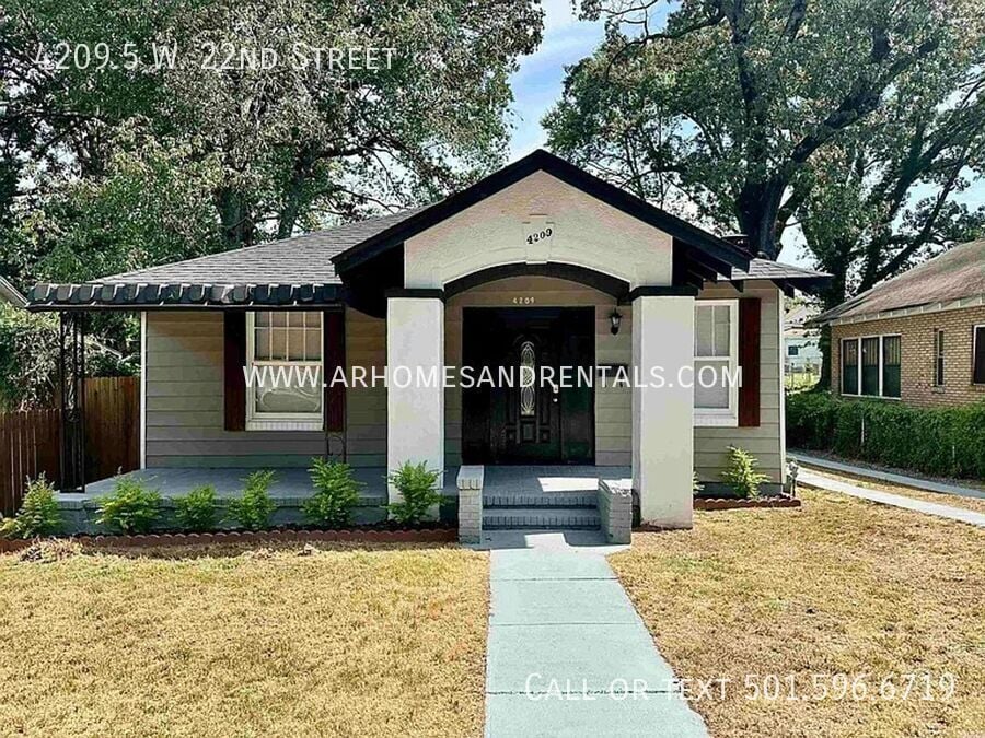 Primary Photo - 4209.5 W 22nd St