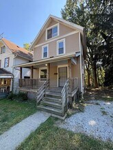 Building Photo - 644 Easter Ave