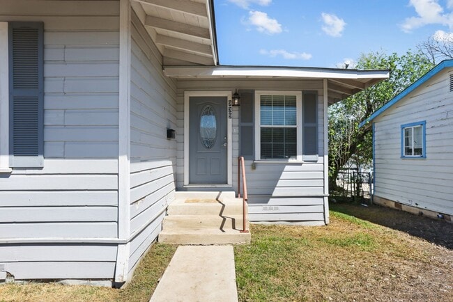 Building Photo - 939 John Page Dr