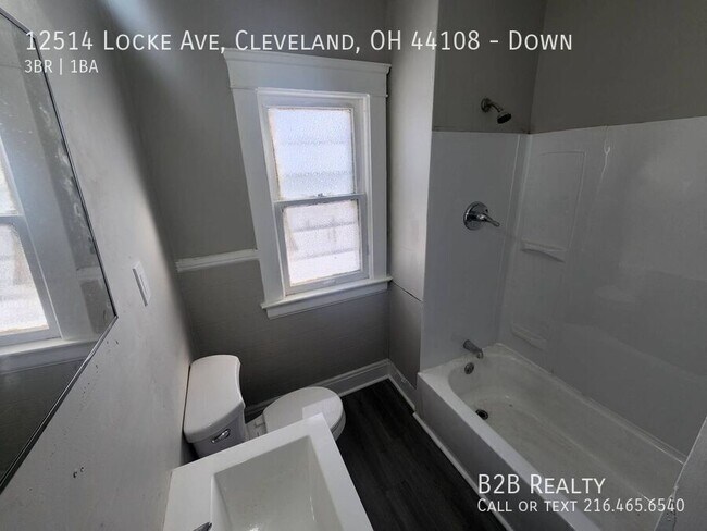 Foto del edificio - 12514 Locke Ave