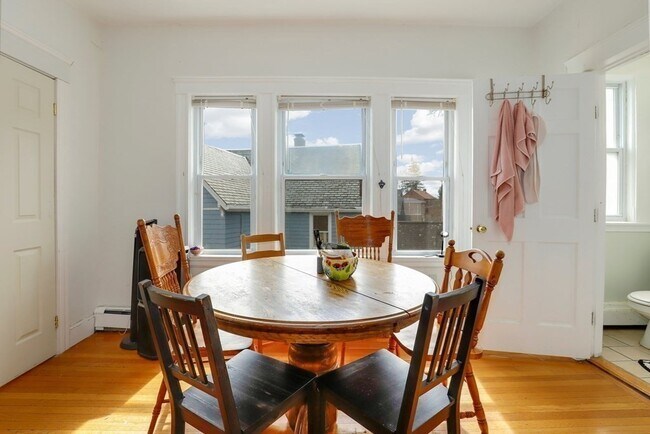 Foto del edificio - 62 Algonquin Rd